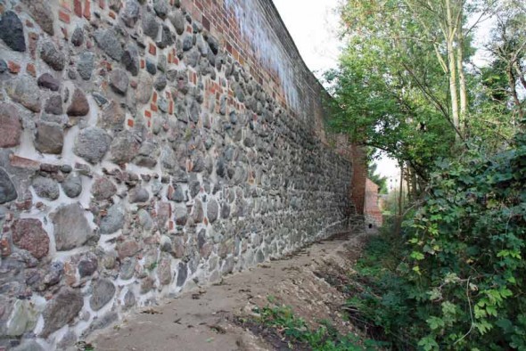 medieval-stone-city-wall