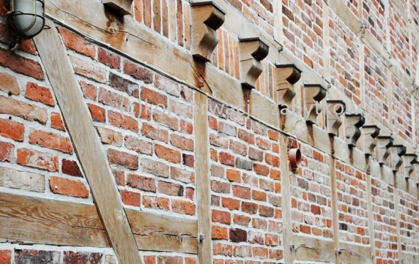 antique_bricks_timber_wall_pl