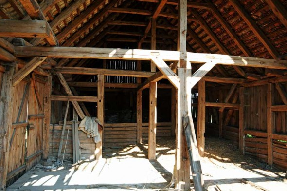 old-barn-construction-europ