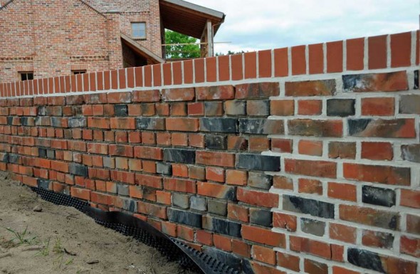 mortar-joints-in-brickwall