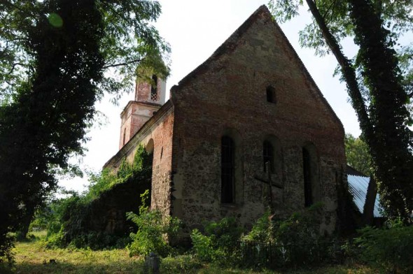 church-ruine-europe