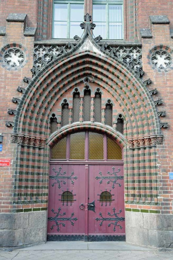 neo-gothic-portal-doors-eur