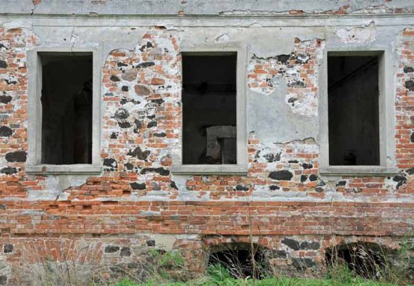 old-window-castle-europe