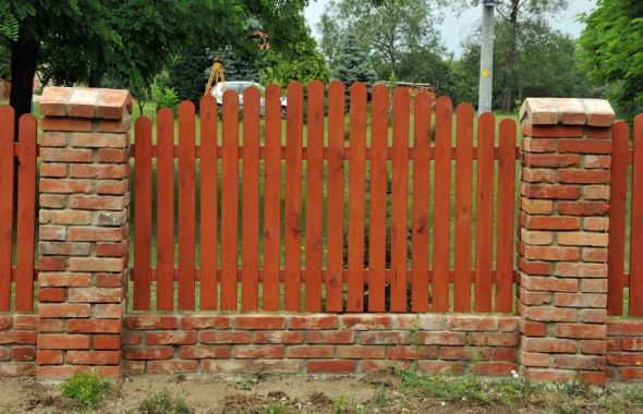 reclaimed-bricks-fence-pola